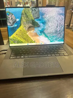 Laptop Dell XPS 15 9530 32GB Intel Core i9 SSD 1T