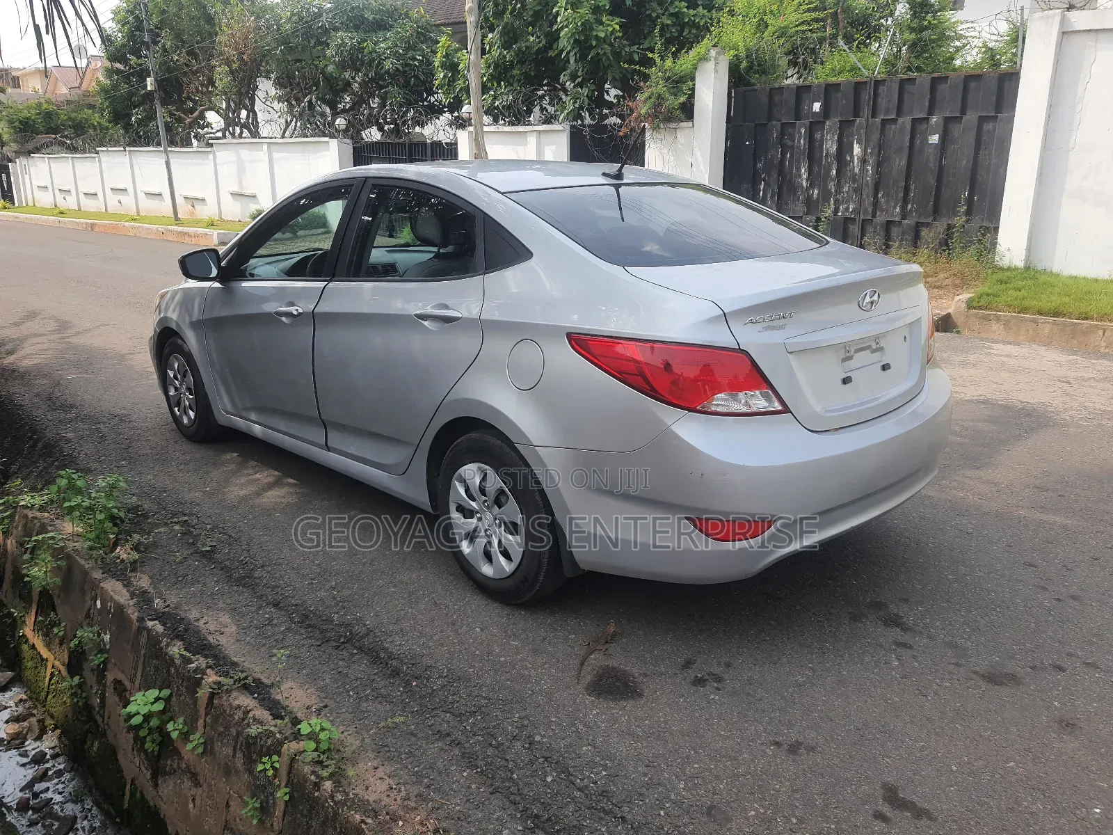 Hyundai Accent SE Sedan 2016 Silver