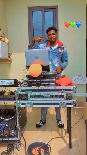 Am a Disk Jokey