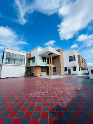 5bdrm House in West Trasacco, Adjiriganor for sale