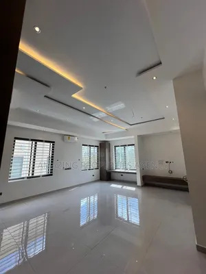 5bdrm House in West Trasacco, Adjiriganor for sale