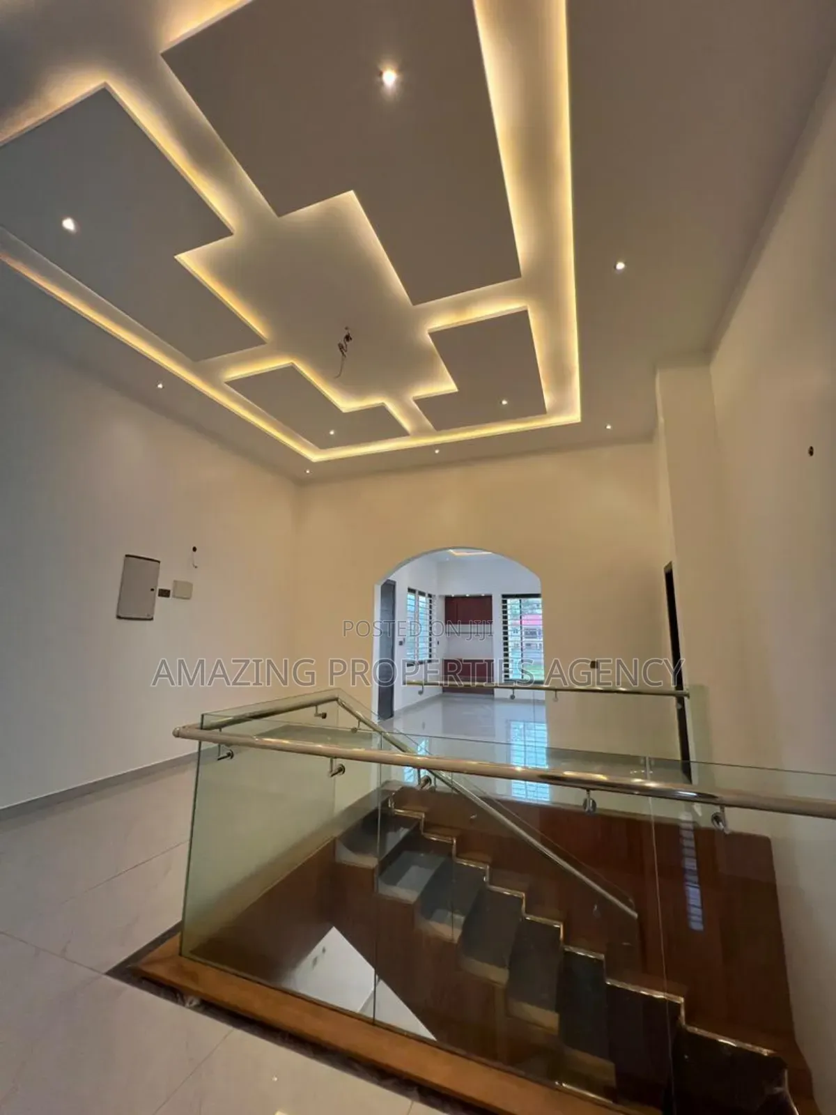 5bdrm House in West Trasacco, Adjiriganor for sale
