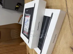 New Laptop Apple Macbook Pro 2025 M5 14-Inch 24GB Apple M5 SSD 1T