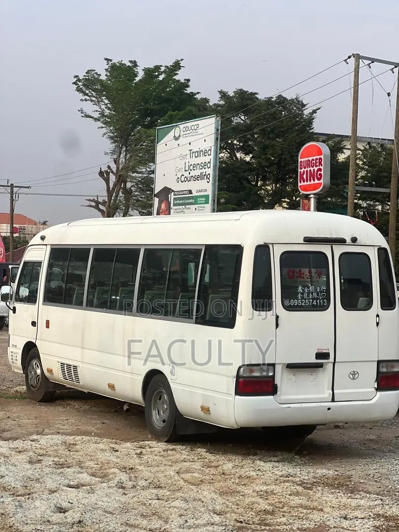 Hyundai Universe 2011 White