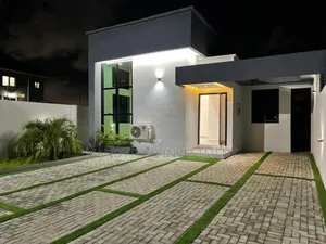 3bdrm Duplex in School Junction for sale