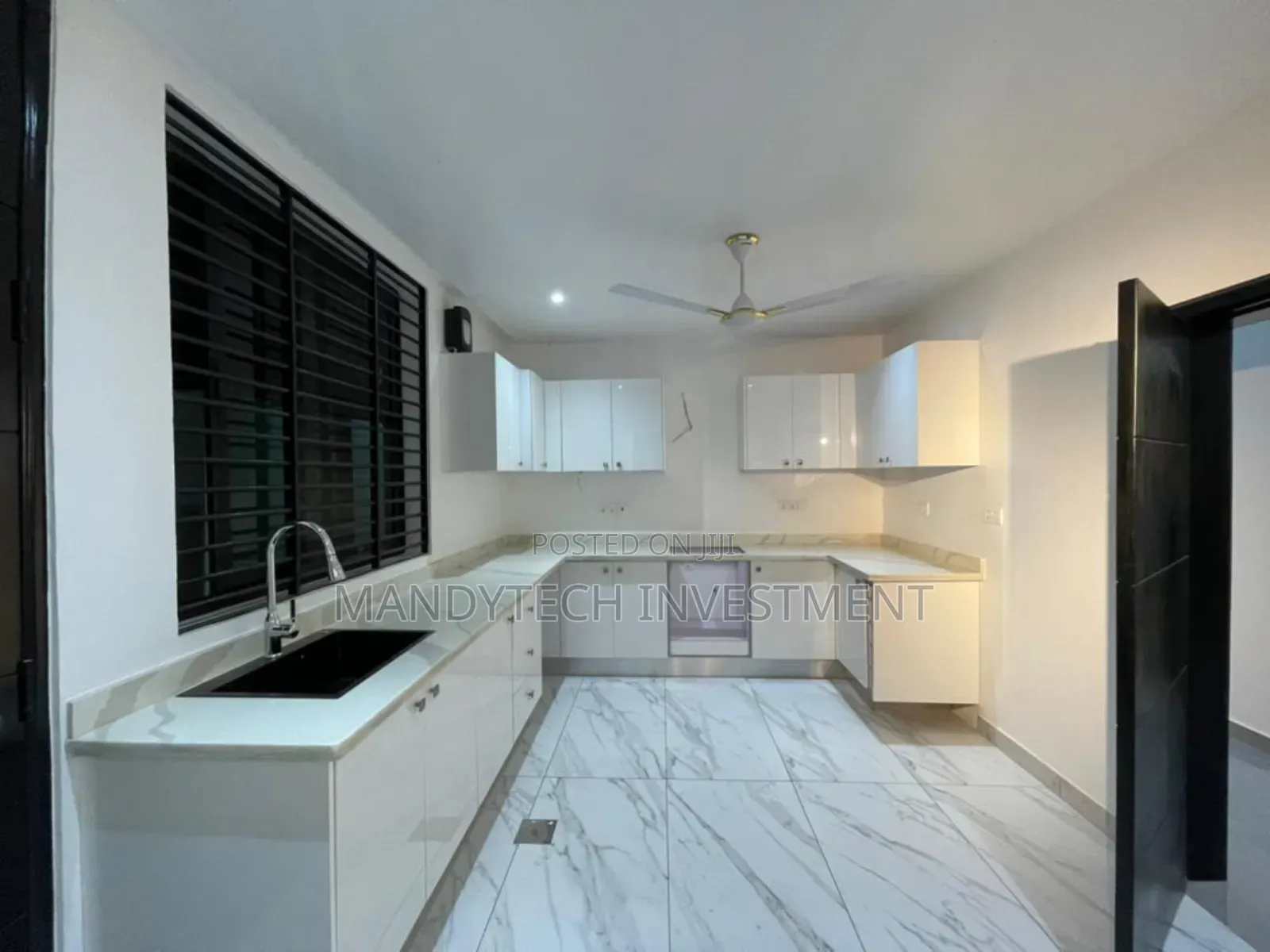 3bdrm Duplex in School Junction for sale
