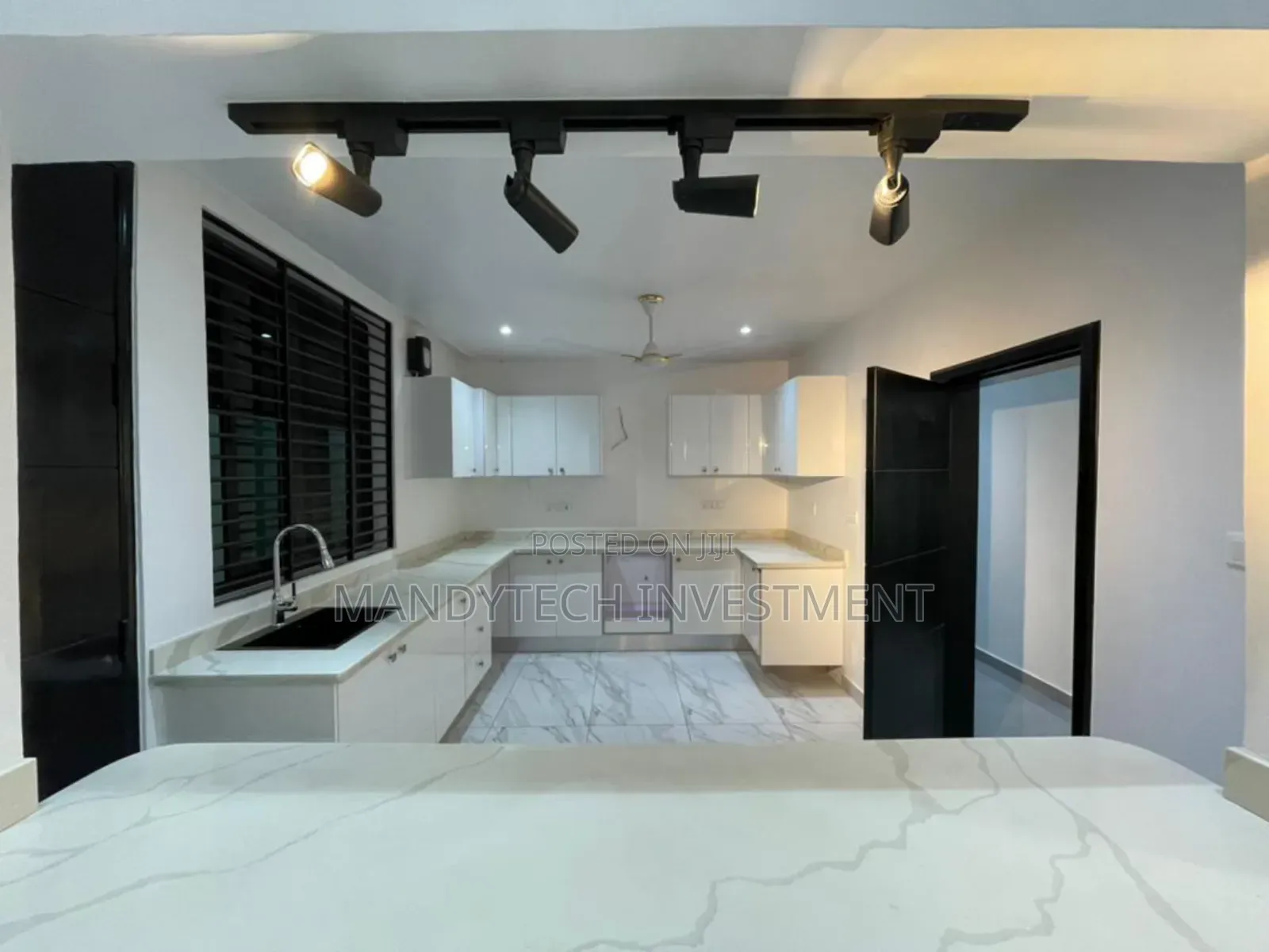 3bdrm Duplex in School Junction for sale