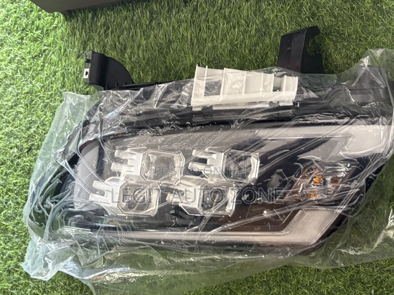 Nissan Navara 2022,2023,2024, Headlights Available