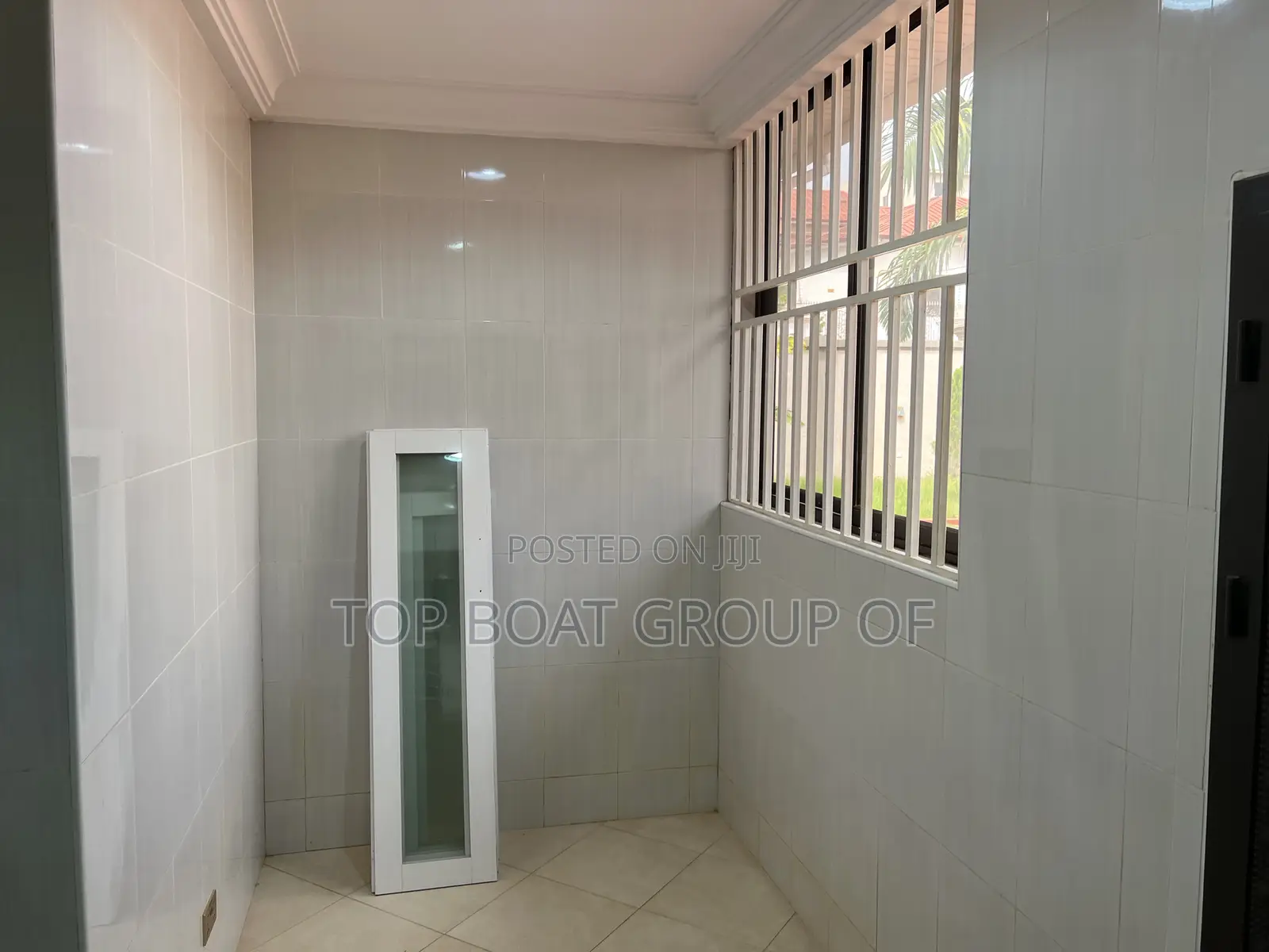 9bdrm House in Executive Mansion, Kumasi Metropolitan for sale