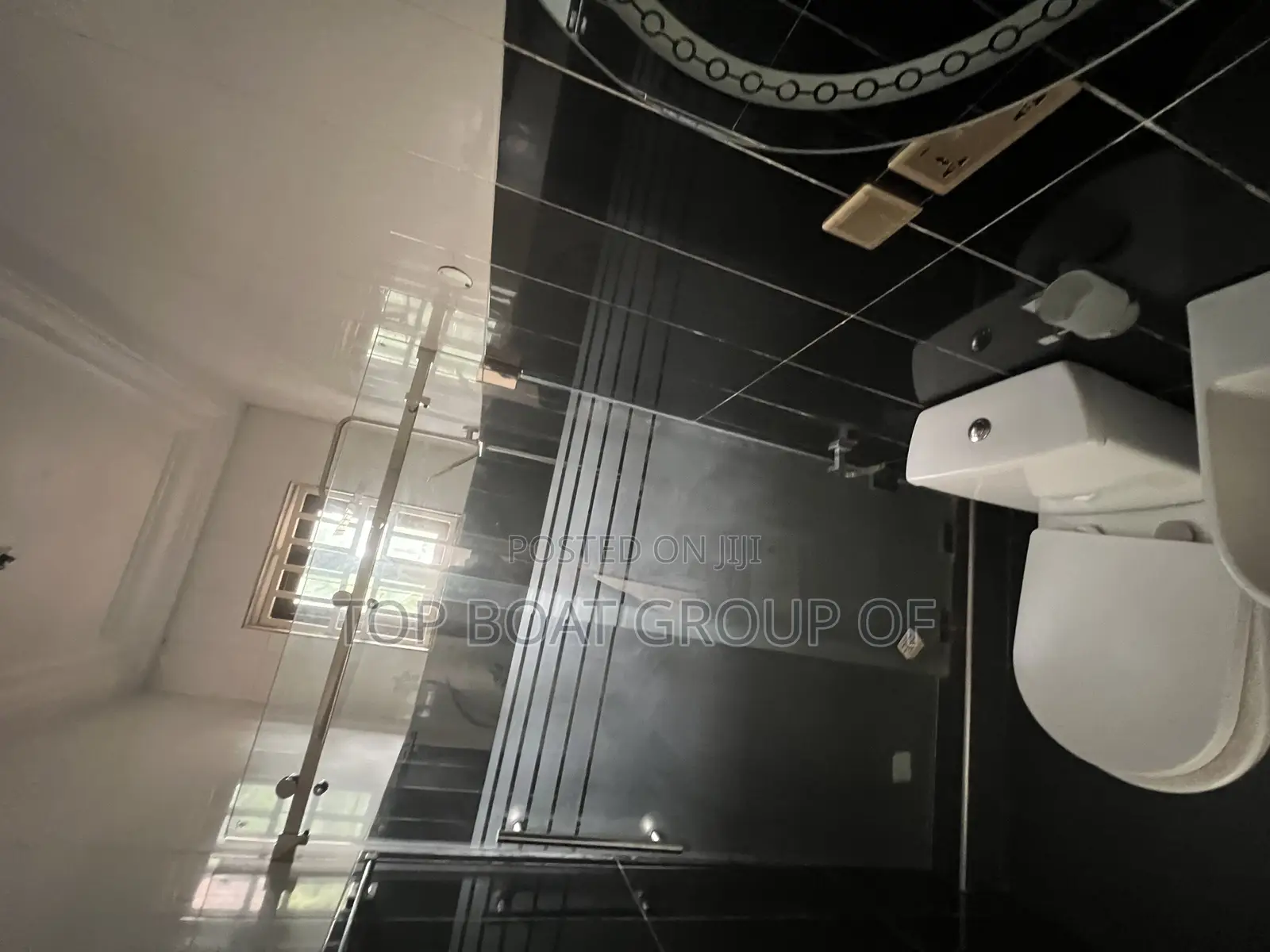 9bdrm House in Executive Mansion, Kumasi Metropolitan for sale