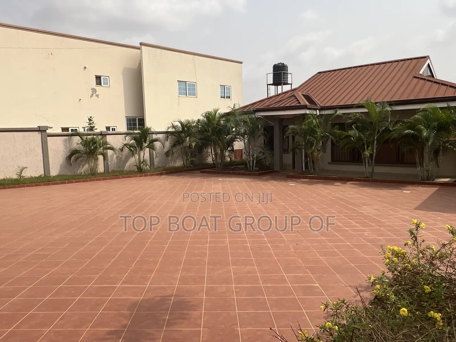 9bdrm House in Executive Mansion, Kumasi Metropolitan for sale