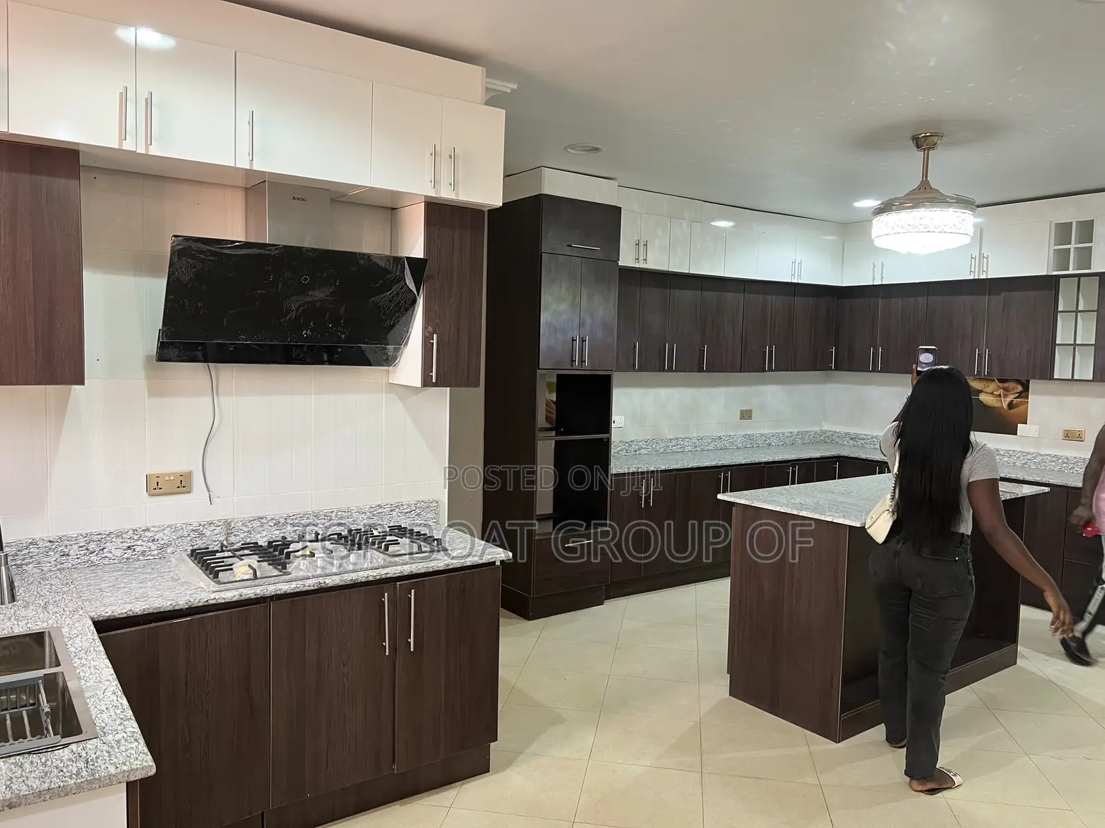 9bdrm House in Executive Mansion, Kumasi Metropolitan for sale