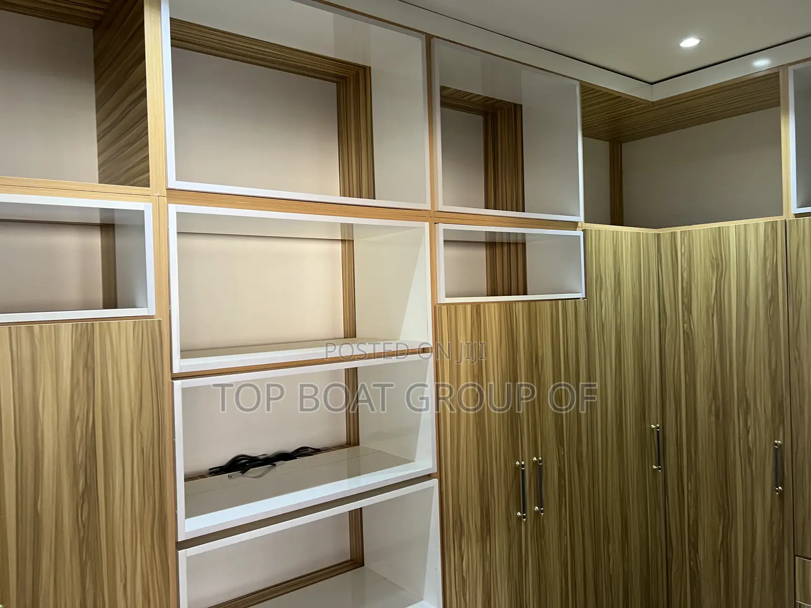 9bdrm House in Executive Mansion, Kumasi Metropolitan for sale