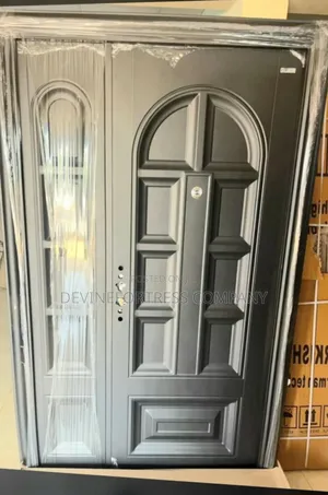 Quality Sed Black 11⁄2 Door ,Hanlde/ Viewer/ Keys Added.