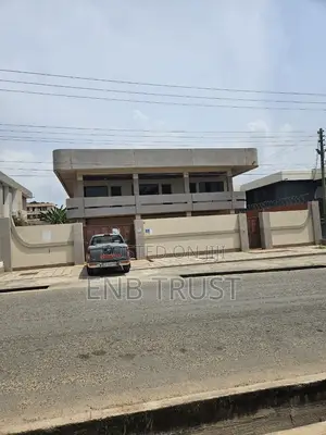 7bdrm House in Achimota, Mile 7 for sale