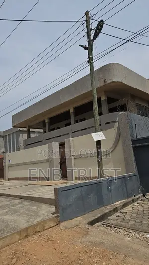 7bdrm House in Achimota, Mile 7 for sale