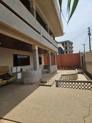 7bdrm House in Achimota, Mile 7 for sale