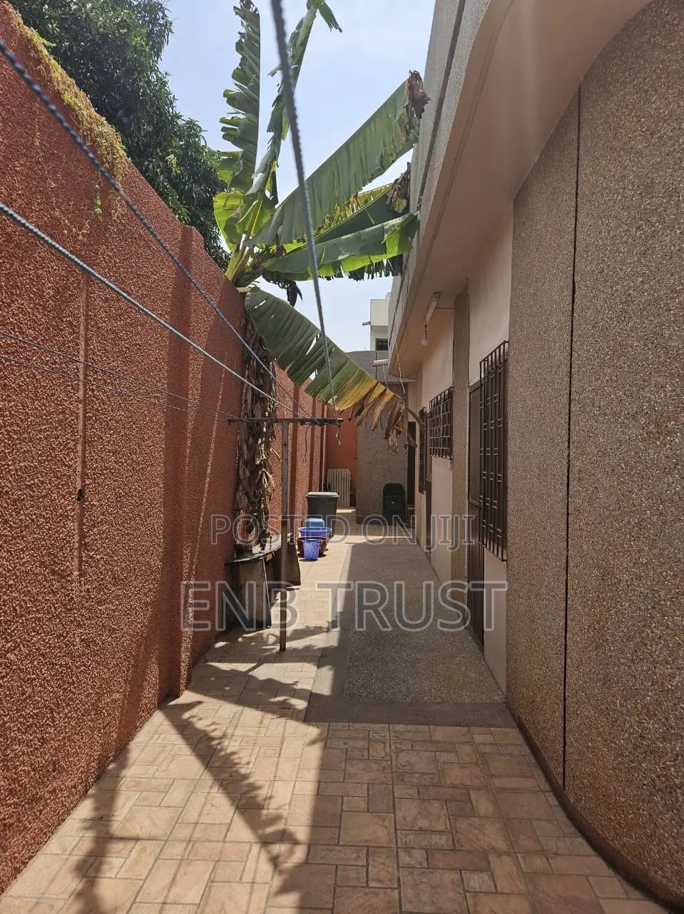 7bdrm House in Achimota, Mile 7 for sale