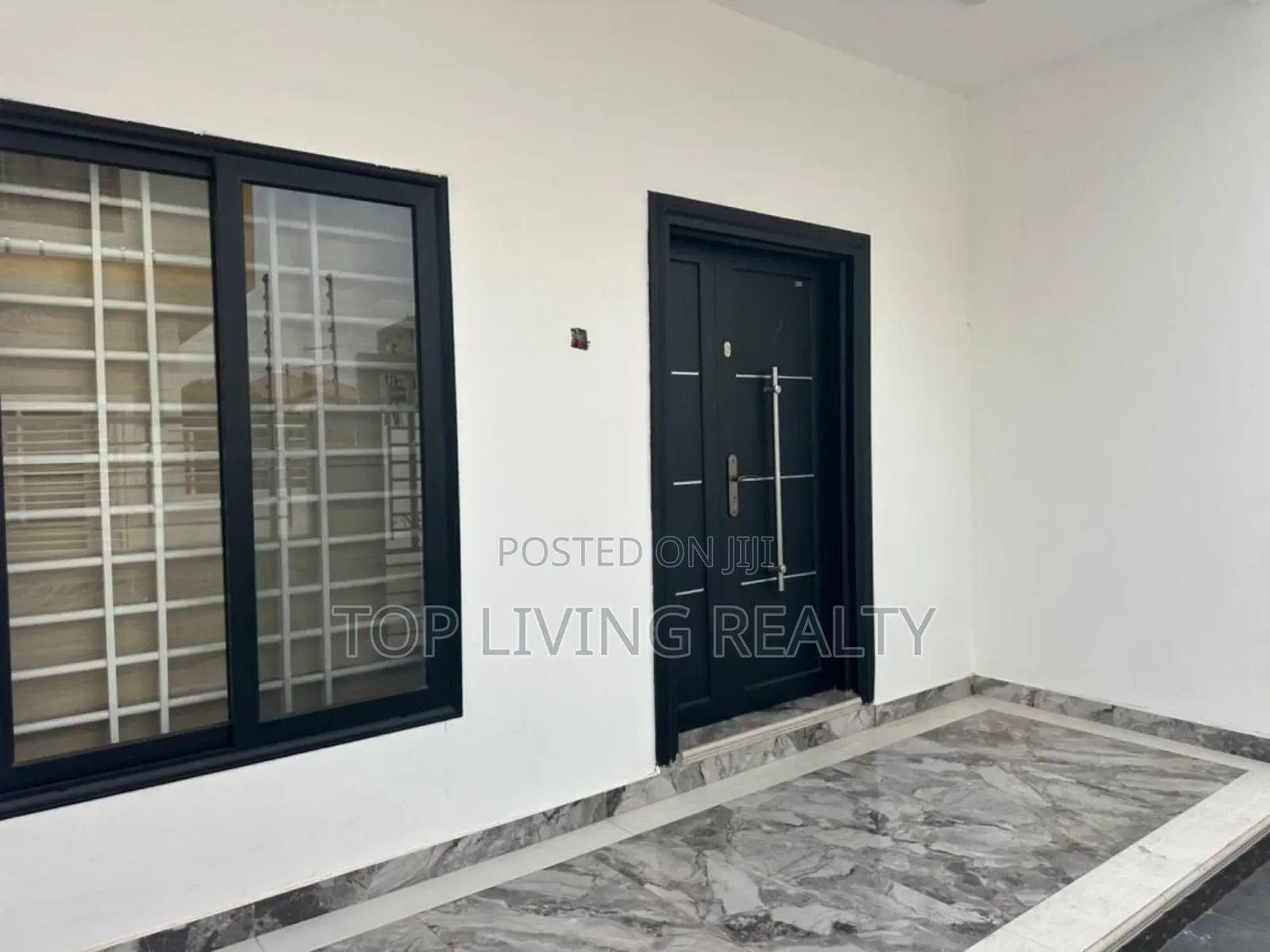 4bdrm Townhouse / Terrace in Borteyman, Ashaley Botwe for rent