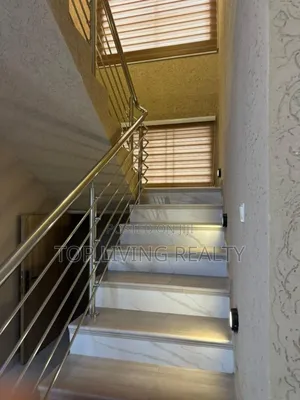 4bdrm Townhouse / Terrace in Borteyman, Ashaley Botwe for rent