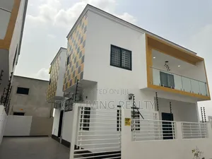 4bdrm Townhouse / Terrace in Borteyman, Ashaley Botwe for rent