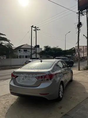 Hyundai Elantra SE 4dr Sedan (1.8L 4cyl 6A) 2015 Silver