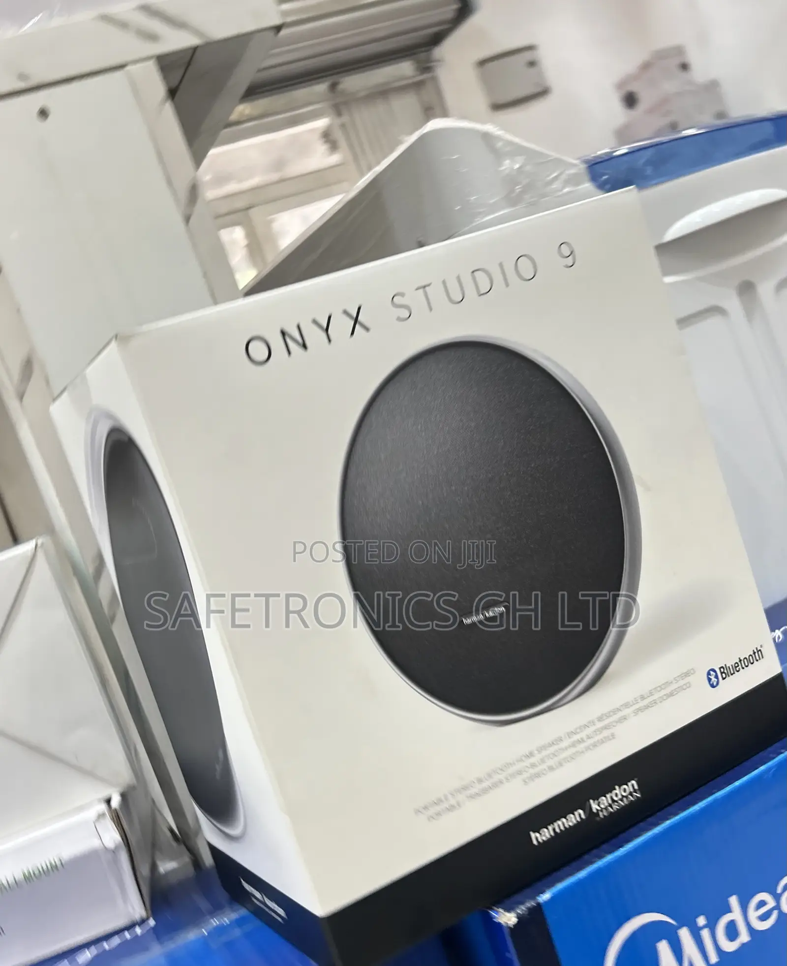 Super Powerful Onyx Studio 9 Harman Speaker