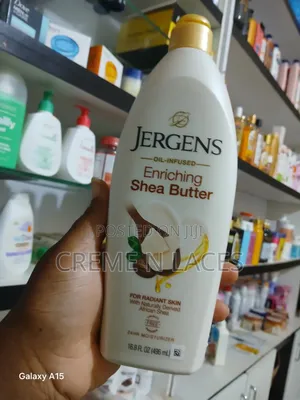 Jergens Oil-infused Enriching Shea Butter 24-hour Moisturizer. 496ml