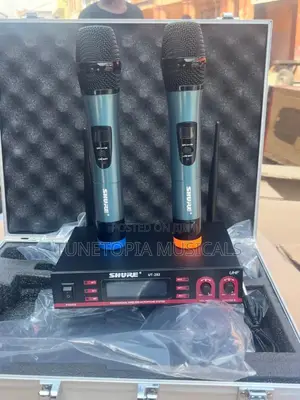 Shure Ut-282 Professional Wireless Microphone System.
