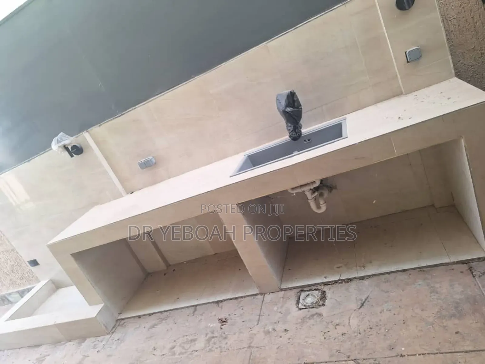 4bdrm Duplex in Spintex Temple Gate for rent