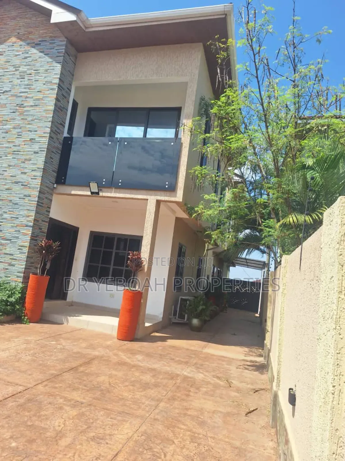 4bdrm Duplex in Spintex Temple Gate for rent