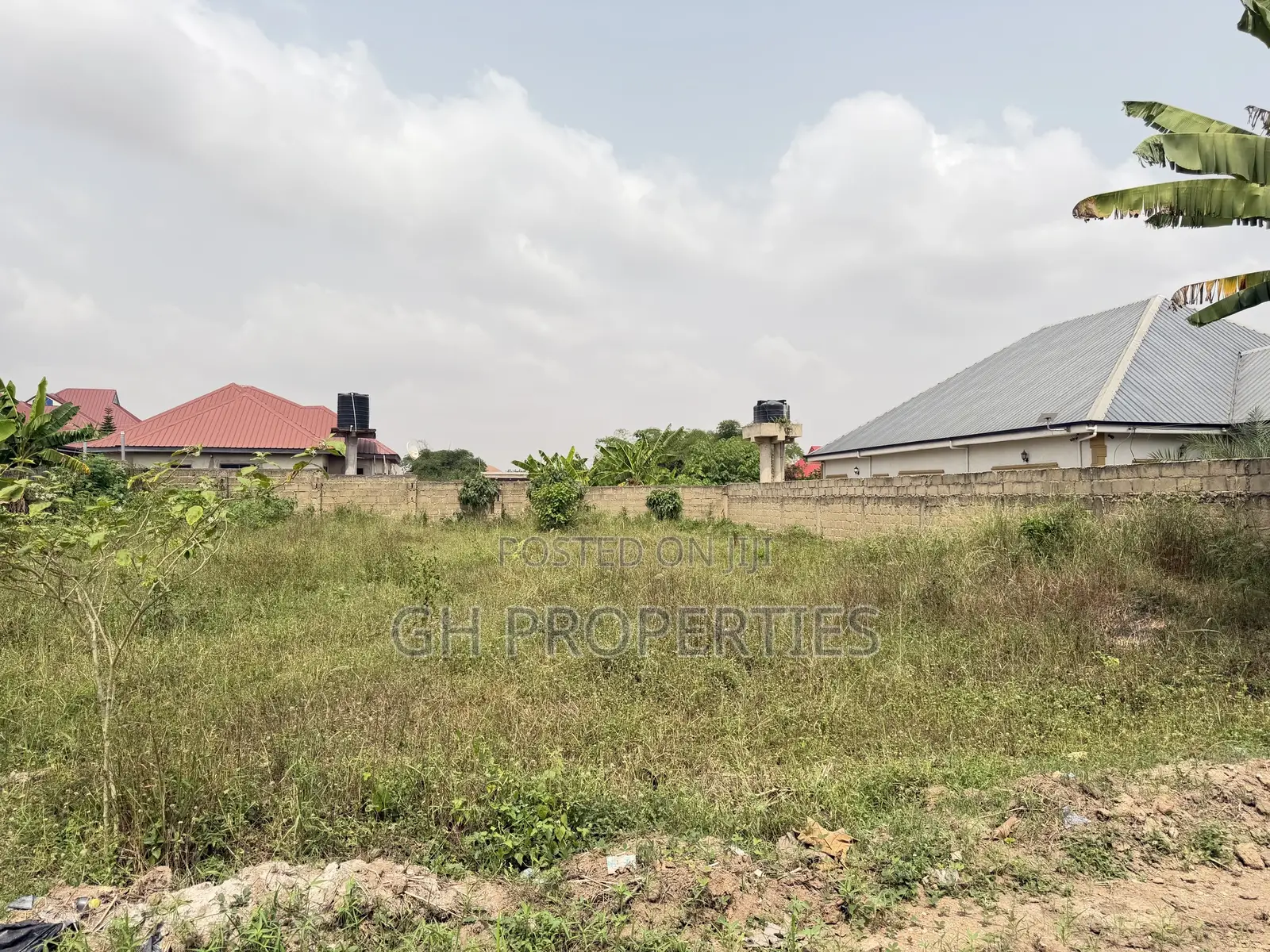 One Full Plot for Sale at Sokoban Ampaame.