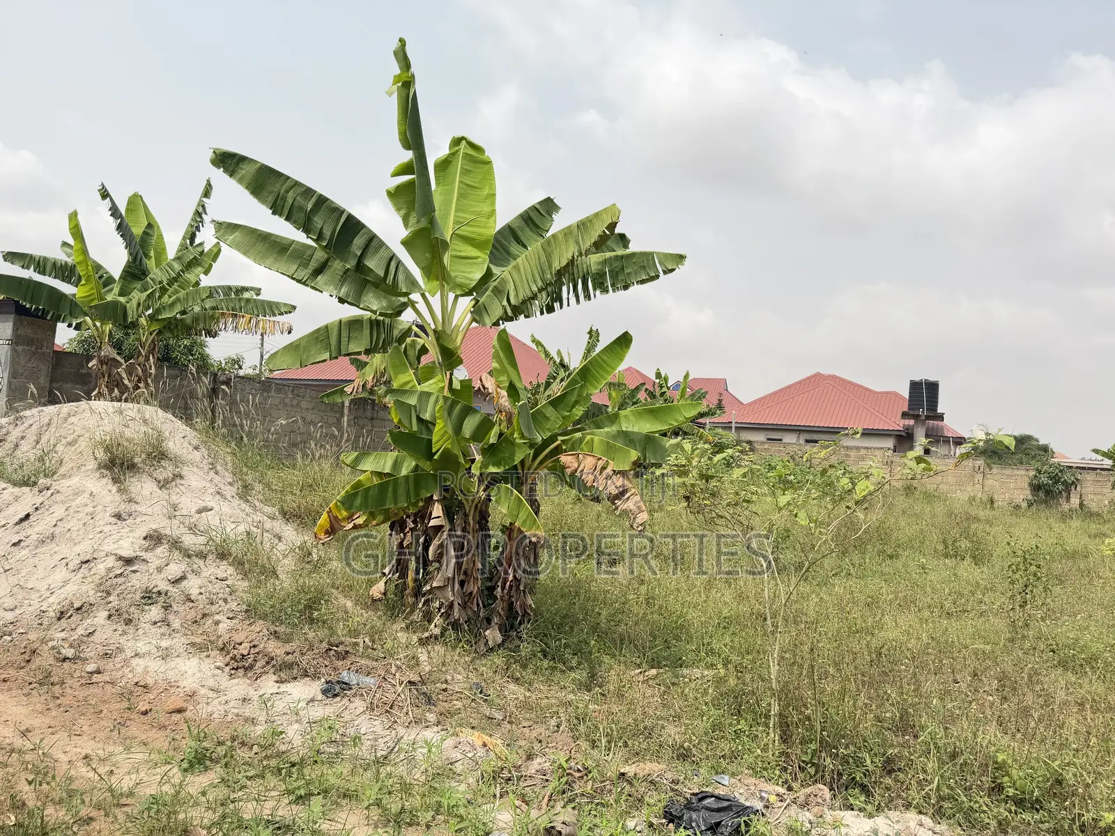 One Full Plot for Sale at Sokoban Ampaame.