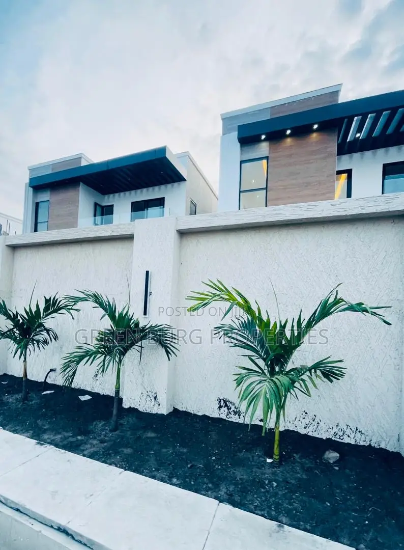 5bdrm House in East Legon for sale
