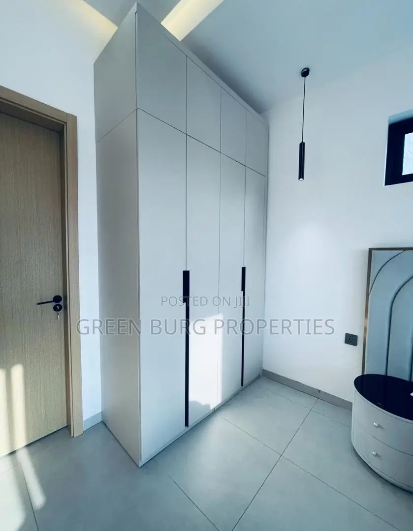 5bdrm House in East Legon for sale