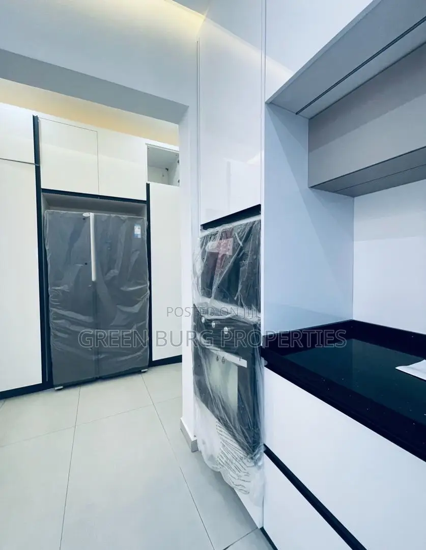5bdrm House in East Legon for sale