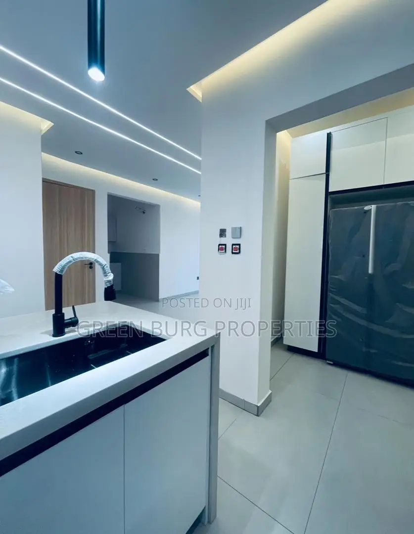 5bdrm House in East Legon for sale