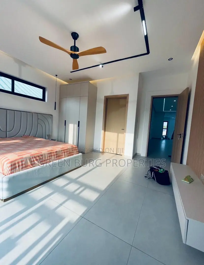 5bdrm House in East Legon for sale