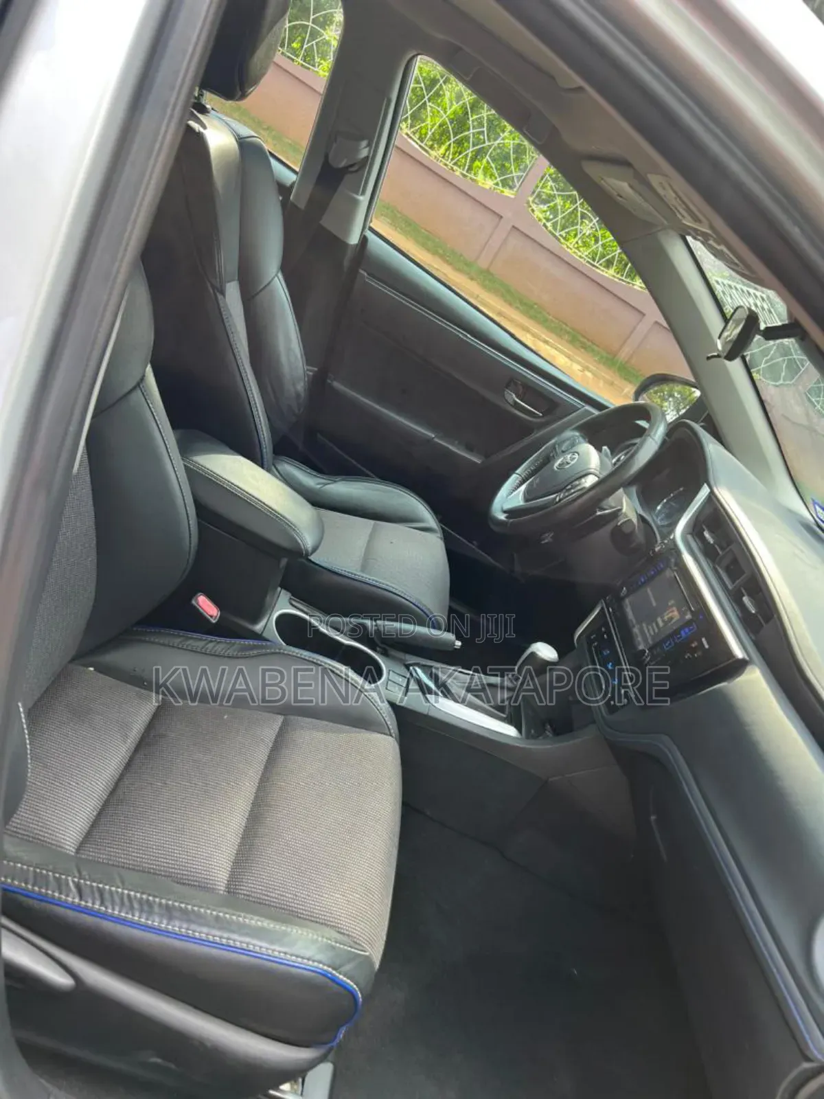 Toyota Corolla XSE (1.8L 4cyl 2A) 2018 Silver