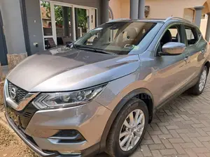 Nissan Rouge for Rent