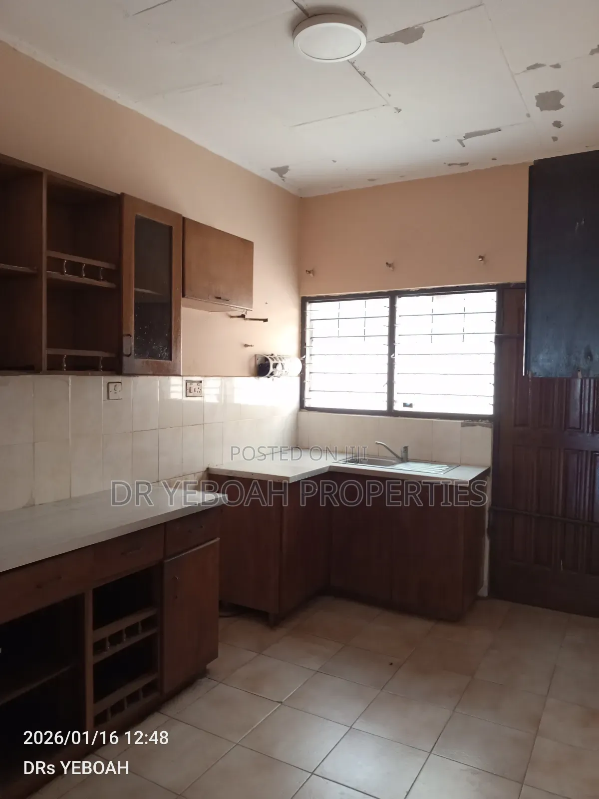 3bdrm House in Spintex Road:- 3 for sale