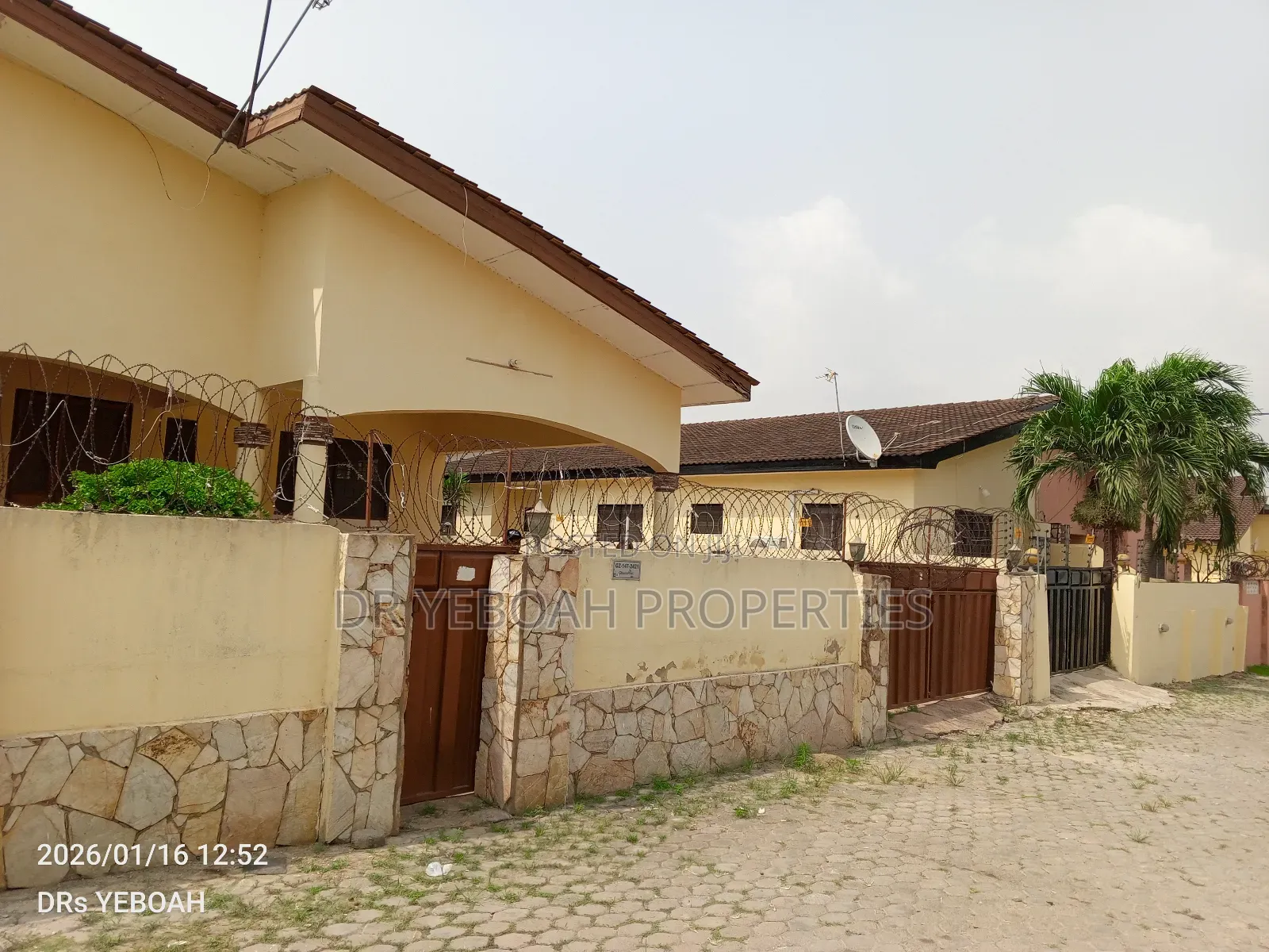 3bdrm House in Spintex Road:- 3 for sale