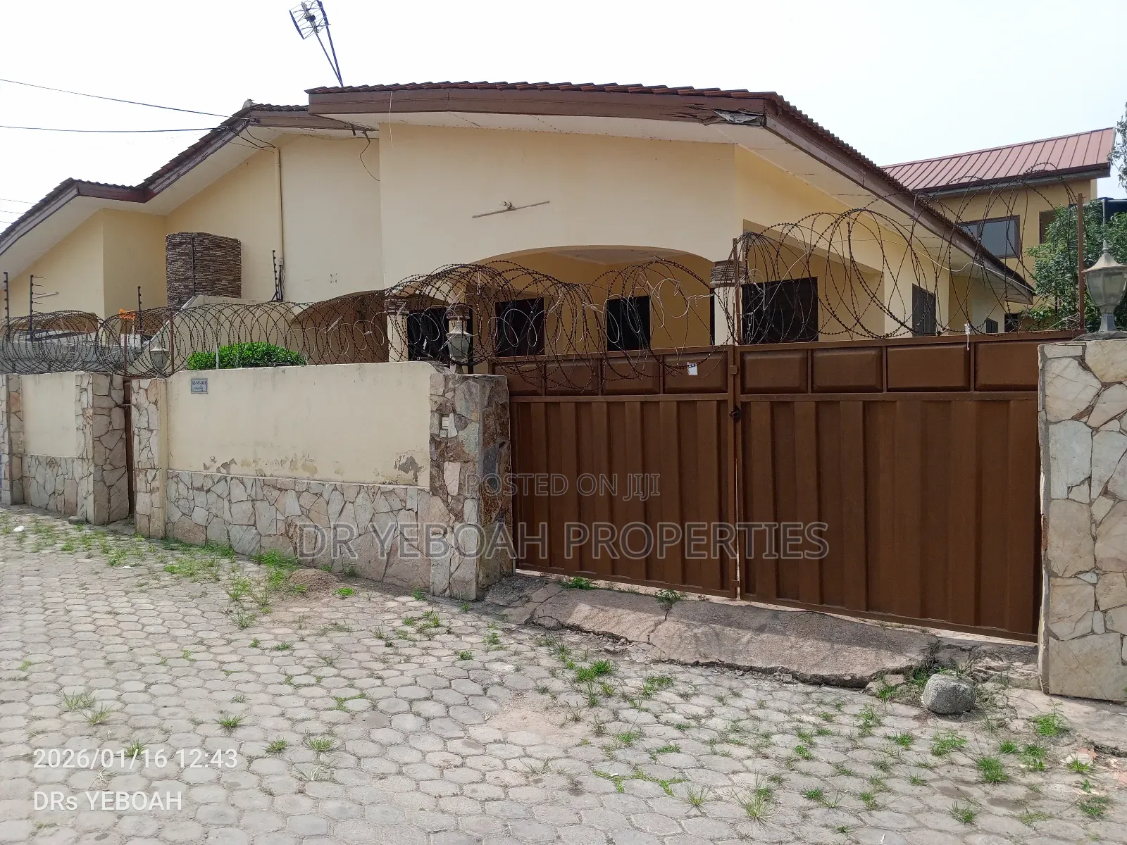 3bdrm House in Spintex Road:- 3 for sale