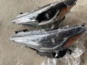 Toyota Corolla Cross 2022,2023,2024, Headlight Available