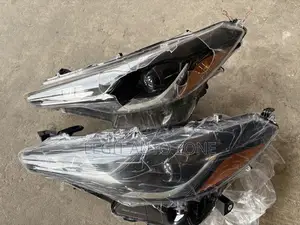 Toyota Corolla Cross 2022,2023,2024, Headlight Available