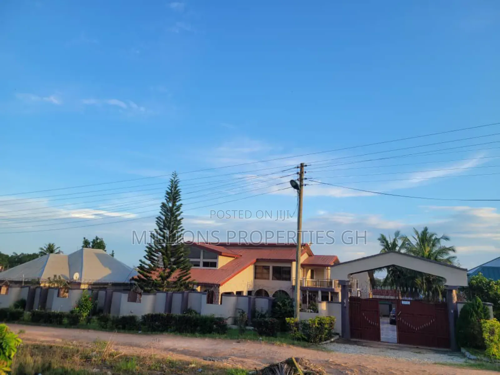 5bdrm House in Millions Properties, Kumasi Metropolitan for sale