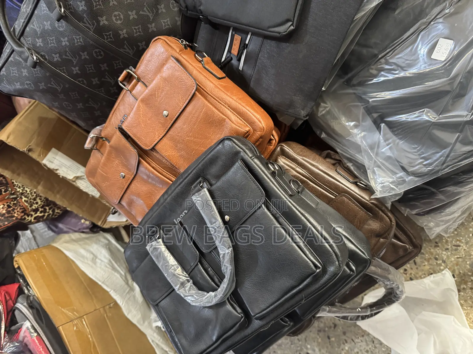 Genuine Pure Leather Unisex Jeep Laptop Bag With Shoulder Strap.