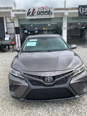 Toyota Camry SE FWD (2.5L 4cyl 8AM) 2018 Matt Black