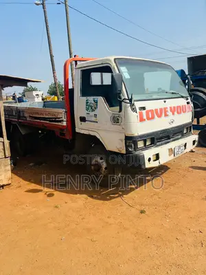 Hyundai Mighty 1