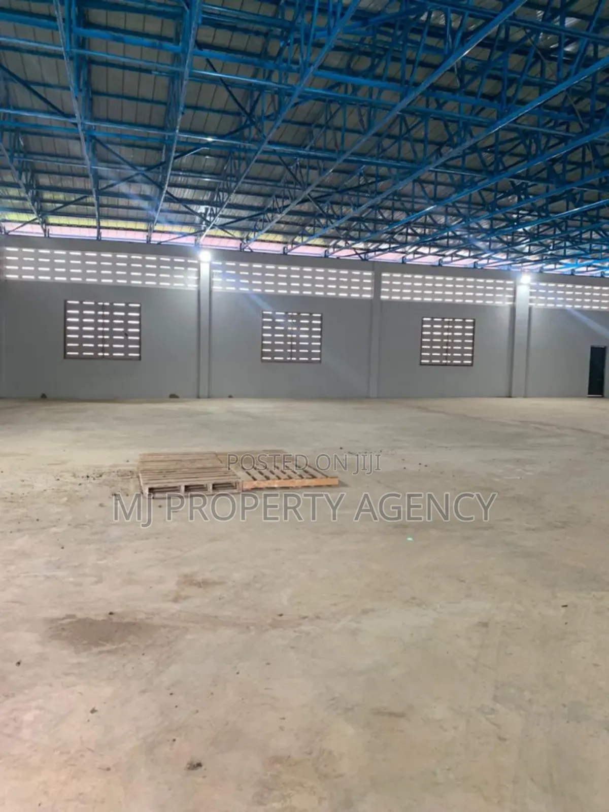 650 SQM Warehouse at Prampram